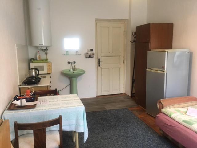 Apartment Trojska Прага Екстериор снимка
